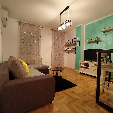 Daniris Apartment *